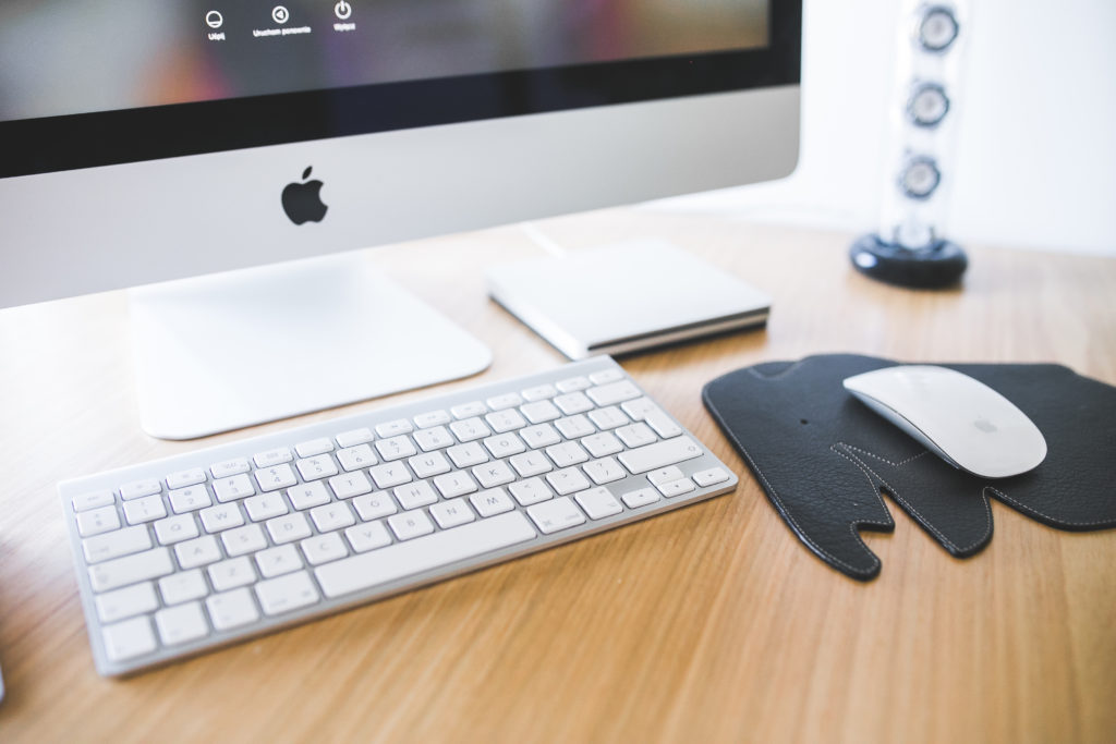How To Keep Your Desk Clean and Organized